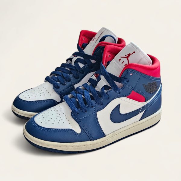 Nike jordan Mid 1